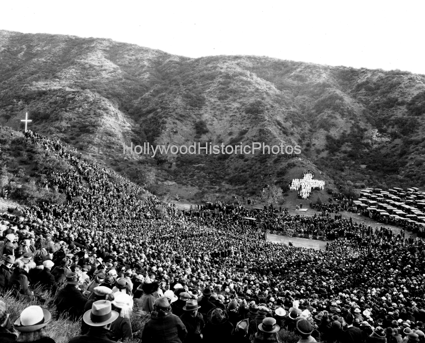 Hollywood Bowl 1923 Easter Sunrise Service before the constuction of the shell.jpg